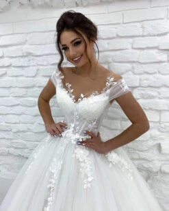 Robe De Mariée Princesse Dentelle Avec Traine -Princesse Magique Cosplay Boutique LORIE robe De mari e De princesse paules d nud es en dentelle 3D style Boho 2 1