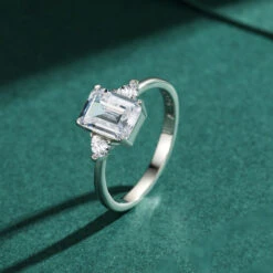 Bague Diamant Solitaire Taille Princesse 5 Bague Diamant Solitaire Taille Princesse -Princesse Magique Cosplay Boutique bague diamant solitaire princesse 0984a964 0a50 4ed7 a2a2 982e3f0cbf28